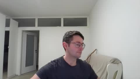 Snapshot of handsome_sasha chatting on December 5, 2025, 6:37 pm Sasha online show from December 5, 2025, 6:37 pm