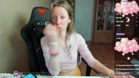 Mila online show from December 18, 2025, 9:04 am