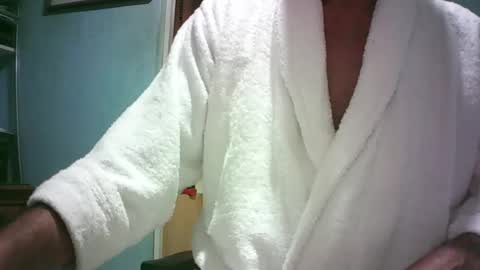 handymanforyou177322 online show from April 8, 2026, 10:32 pm