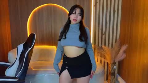 Snapshot of hani_amber_tx chatting on July 1, 2026, 12:40 pm Follow me.. Live 730 to 1400 online show from July 1, 2026, 12:40 pm