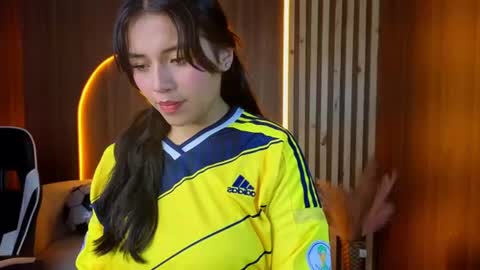 Snapshot of hani_amber_tx chatting on July 7, 2026, 12:42 pm Follow me.. Live 730 to 1400 online show from July 7, 2026, 12:42 pm