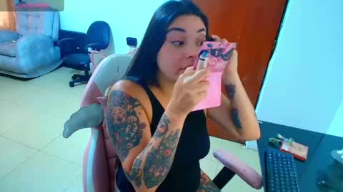 Snapshot of hanna__11_ chatting on May 27, 2026, 7:00 pm Hanna online show from May 27, 2026, 7:00 pm