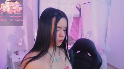 hanna  online show from November 21, 2025, 4:11 am