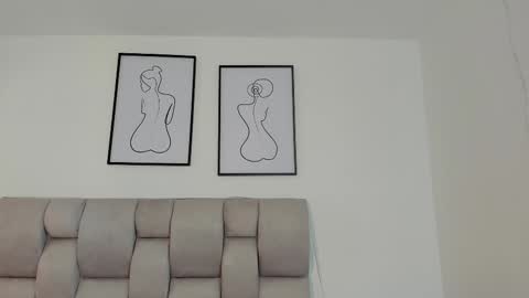 hanna__evans_ online show from September 12, 2025, 12:05 pm