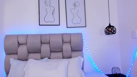 Snapshot of hanna__evans_ chatting on February 3, 2026, 12:32 pm hanna__evans_ online show from February 3, 2026, 12:32 pm