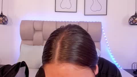 Snapshot of hanna__evans_ chatting on February 4, 2026, 12:33 pm hanna__evans_ online show from February 4, 2026, 12:33 pm