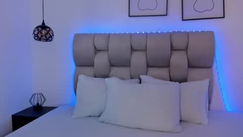 Snapshot of hanna__evans_ chatting on February 17, 2026, 12:23 pm hanna__evans_ online show from February 17, 2026, 12:23 pm