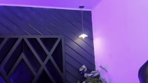 HANNA BECKER online show from February 12, 2026, 11:16 am