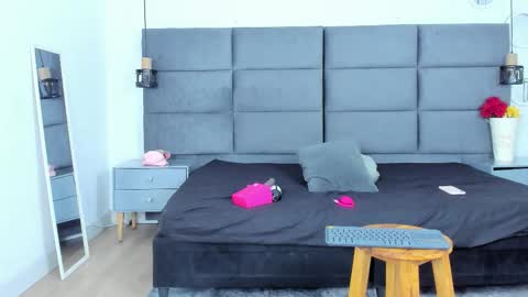 Hanna Castro online show from November 27, 2025, 4:09 pm