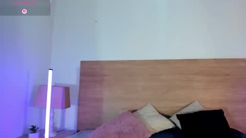 Snapshot of hanna_garciia chatting on December 13, 2025, 7:53 pm online show from December 13, 2025, 7:53 pm