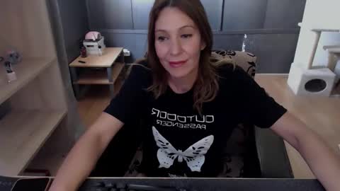 hanna_ha online show from May 29, 2026, 10:57 am