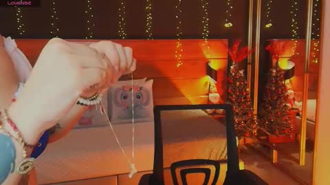 Snapshot of hanna_kimura chatting on November 21, 2025, 2:43 am Hanna online show from November 21, 2025, 2:43 am