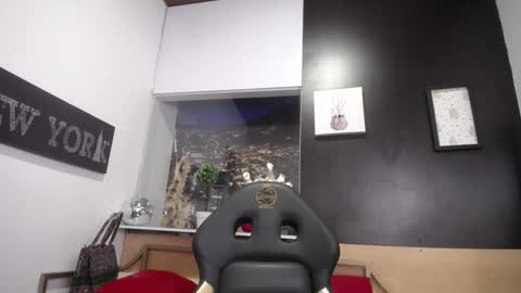 hanna_lamber online show from January 10, 2025, 2:57 am