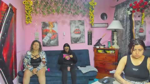 Snapshot of hanna_mature01 chatting on April 17, 2026, 11:57 am Hanna online show from April 17, 2026, 11:57 am