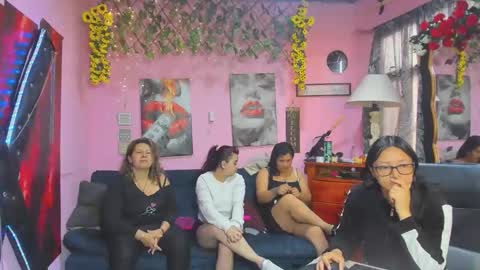 Snapshot of hanna_mature01 chatting on April 18, 2026, 12:20 pm Hanna online show from April 18, 2026, 12:20 pm