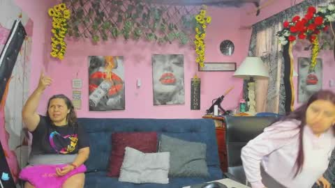 Snapshot of hanna_mature01 chatting on April 24, 2026, 12:29 pm Hanna online show from April 24, 2026, 12:29 pm