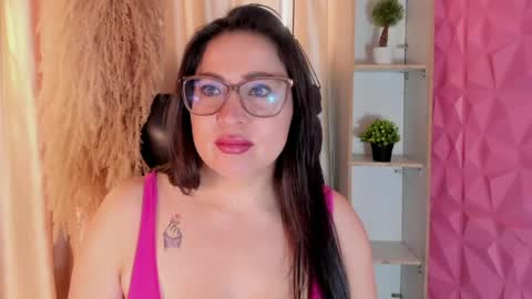 hannabackerr online show from April 22, 2026, 11:56 am