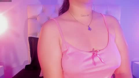 Snapshot of hannah_jonhson_1 chatting on February 16, 2025, 4:20 am Hannah online show from February 16, 2025, 4:20 am