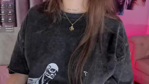 Snapshot of hannah_jonhson_1 chatting on March 10, 2025, 5:22 am Hannah online show from March 10, 2025, 5:22 am