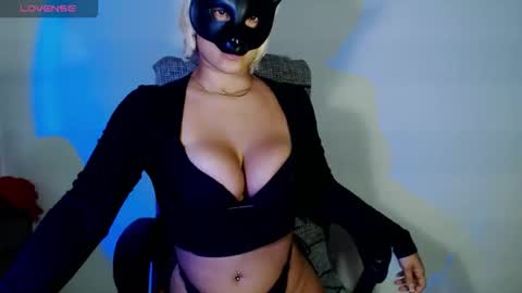 Snapshot of hannah_kiim chatting on November 6, 2025, 3:24 pm hannah kiim online show from November 6, 2025, 3:24 pm