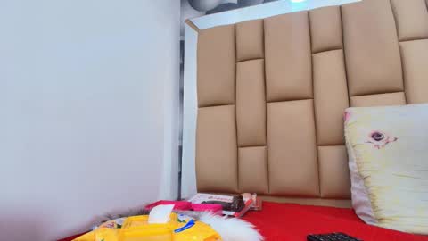 hannah_teehn online show from December 2, 2025, 7:09 pm