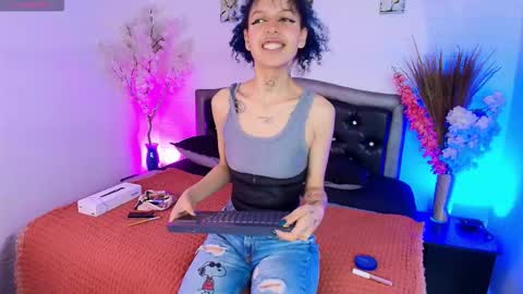 HannahBlue  online show from February 4, 2026, 12:22 pm