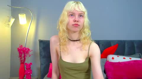 Snapshot of hannahhollis chatting on May 6, 2026, 6:19 am Hannah online show from May 6, 2026, 6:19 am
