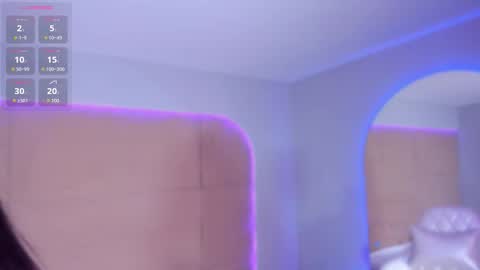 Snapshot of hannahmonttgomery chatting on November 21, 2025, 4:27 pm hannahmonttgomery Help me reach 100 Hands up online show from November 21, 2025, 4:27 pm