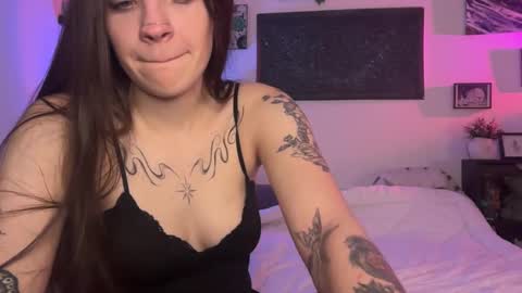 Hannah Taylor online show from February 17, 2026, 9:43 pm