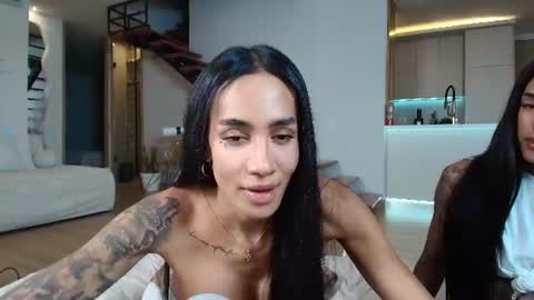 hannapalminio online show from July 7, 2026, 3:53 am
