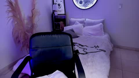 Snapshot of hannasophia_ chatting on April 30, 2026, 2:07 am online show from April 30, 2026, 2:07 am