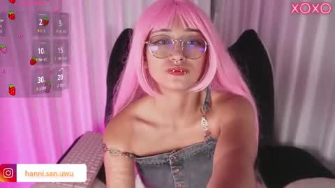 hanni online show from June 18, 2026, 4:02 am