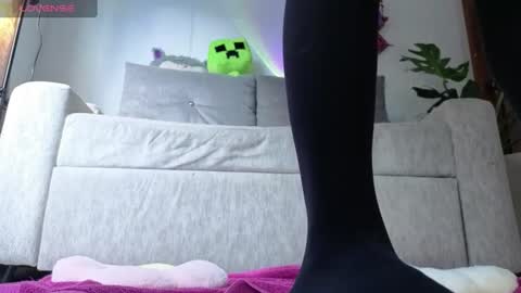 Snapshot of hanny__bunny chatting on June 19, 2026, 9:51 pm HANNY online show from June 19, 2026, 9:51 pm