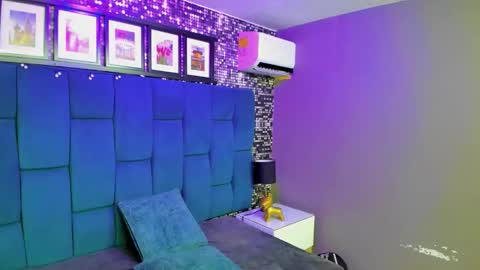 Hanny  online show from December 17, 2025, 12:33 pm