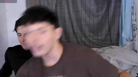 Snapshot of hans_andres17 chatting on December 4, 2025, 10:51 pm hans and andres online show from December 4, 2025, 10:51 pm