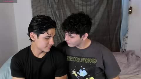 Snapshot of hans_andres17 chatting on December 17, 2025, 2:28 am hans and andres online show from December 17, 2025, 2:28 am