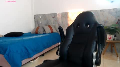 hanz_col online show from November 9, 2025, 11:19 am