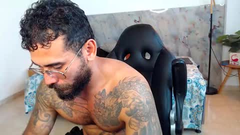 hanz_col online show from November 18, 2025, 3:34 am