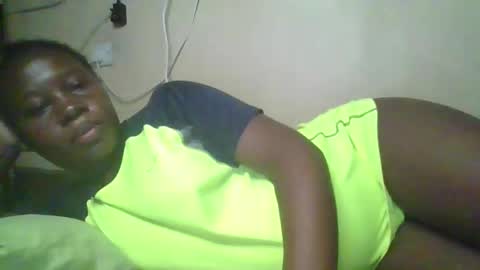 happy_dimple online show from November 6, 2025, 8:43 pm