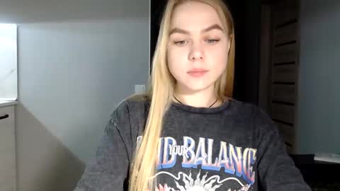 Snapshot of happy_fox_ chatting on December 9, 2024, 11:03 pm happy_fox_ online show from December 9, 2024, 11:03 pm