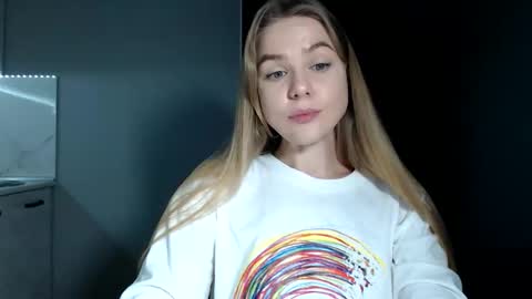 Snapshot of happy_fox_ chatting on December 3, 2025, 8:40 pm happy_fox_ online show from December 3, 2025, 8:40 pm