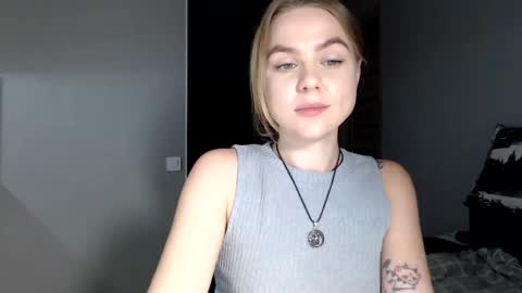 happy_fox_ online show from March 11, 2026, 9:32 pm