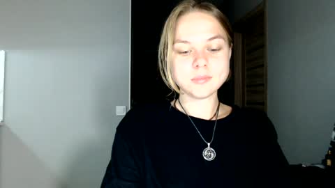 Snapshot of happy_fox_ chatting on July 1, 2026, 9:58 pm happy_fox_ online show from July 1, 2026, 9:58 pm