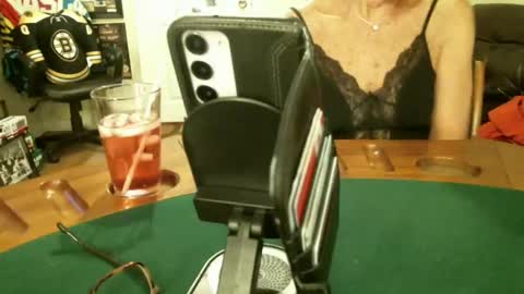 happycouple1999 online show from April 10, 2026, 2:06 am