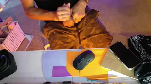 Snapshot of happyendingstory chatting on November 13, 2025, 8:24 am Josh Hamilton online show from November 13, 2025, 8:24 am