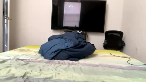 happyhipppp online show from April 24, 2026, 6:21 pm