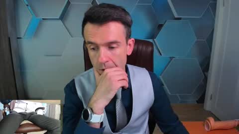Snapshot of hard_and_juici chatting on April 30, 2026, 10:10 am Steve online show from April 30, 2026, 10:10 am