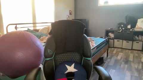 Snapshot of hard_irishman chatting on November 3, 2025, 1:34 pm Zach online show from November 3, 2025, 1:34 pm