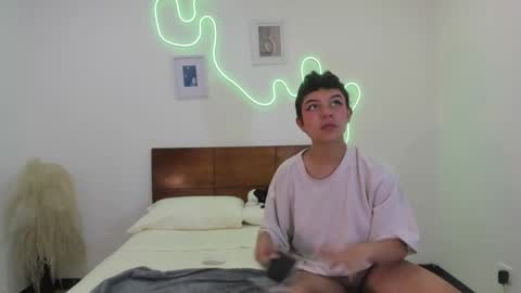 kade and demi independent models online show from February 11, 2026, 11:32 pm