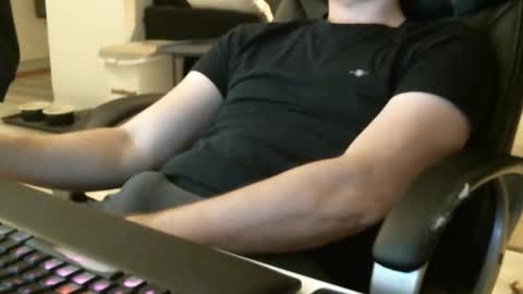 hardfucklover1 online show from December 18, 2025, 2:23 pm